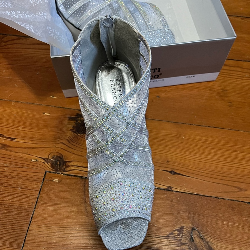 Valenti Franco dress heels, silver sparkly - Picture 2 of 3